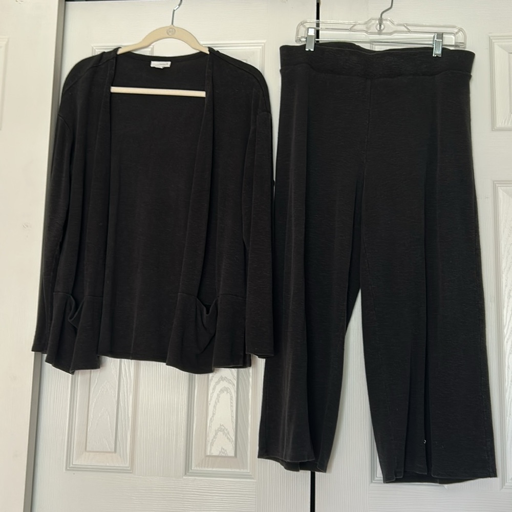 J Jill Pure Jill 2 pc Jacket & Capri Set